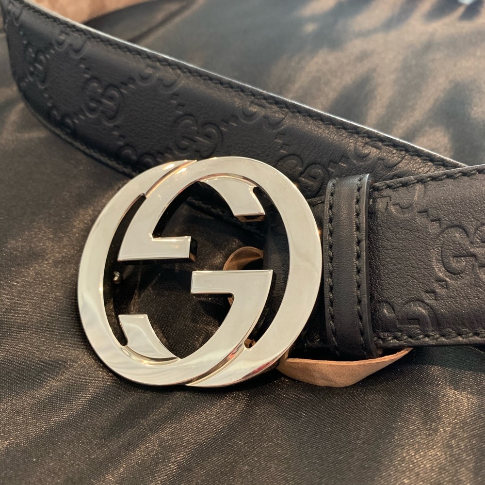 Authentic Gucci Signature Men’s belt Sz 105